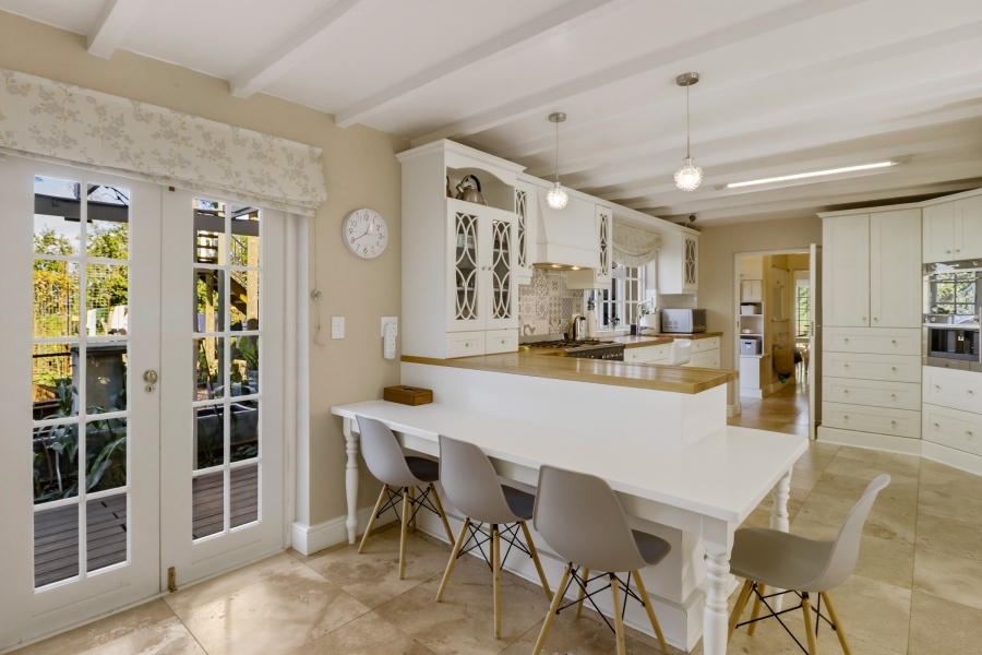 6 Bedroom Property for Sale in La Concorde Western Cape